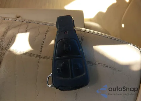 2000 Mercedes-Benz S 500 z USA, uszkodzony, nr VIN WDBNG75J6YA135225